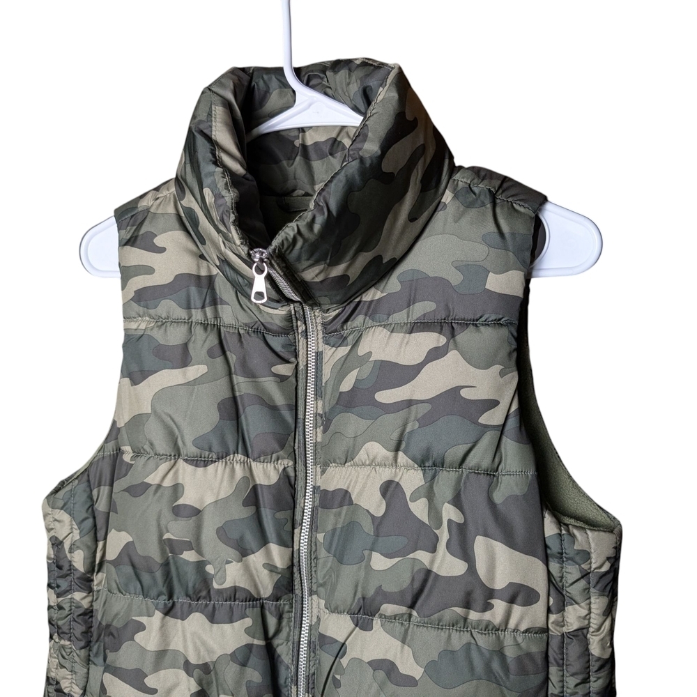 Old Navy Camouflage Puffy Puffer Vest Pockets Zipper Sleeveless Like New Size M - Picture 3 of 12